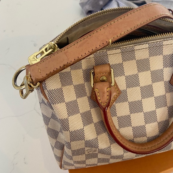 Louis Vuitton SPEEDY BANDOULIÈRE 30 | LIKE NEW | 2 YEARS OWNED - Picture 13 of 13